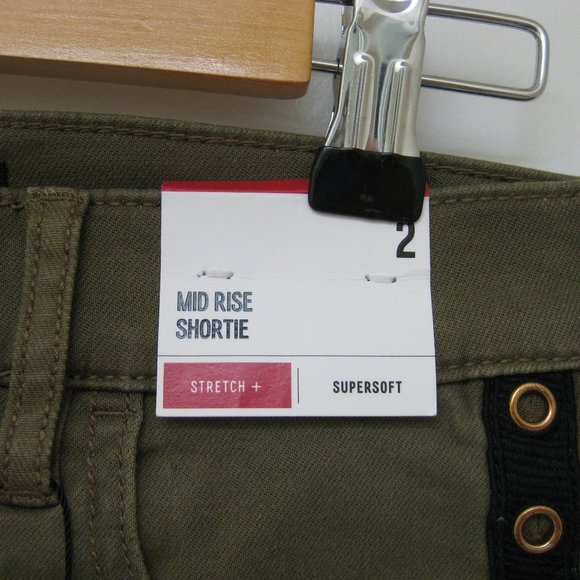 NWT Express olive green denim frayed hem shorts 2 - Picture 3 of 8